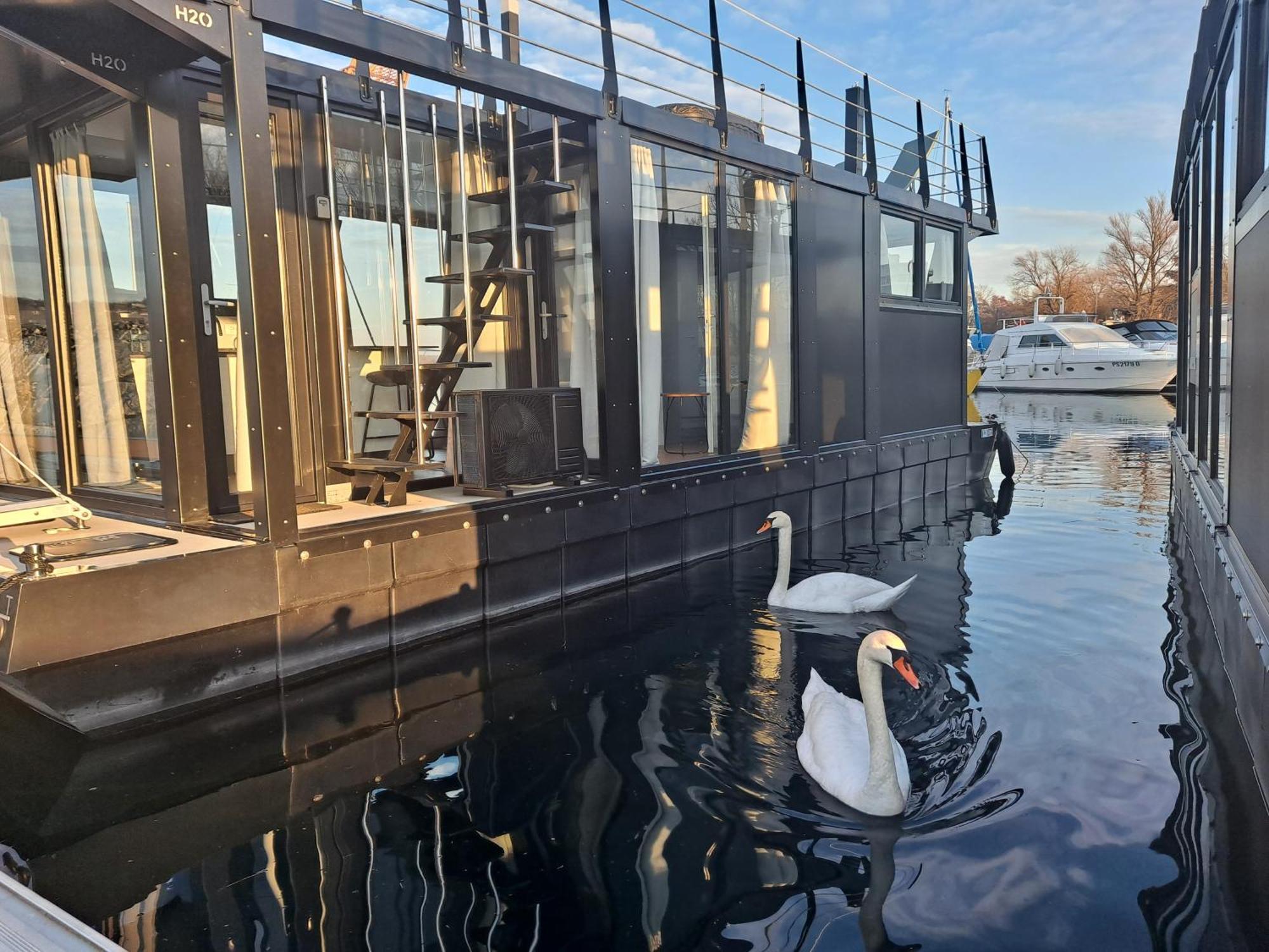 Floating Experience Black Pearl, Lago Maggiore Dormelletto Εξωτερικό φωτογραφία