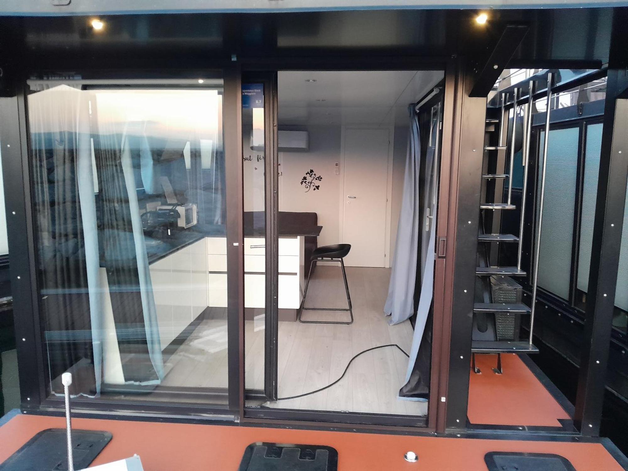 Floating Experience Black Pearl, Lago Maggiore Dormelletto Εξωτερικό φωτογραφία