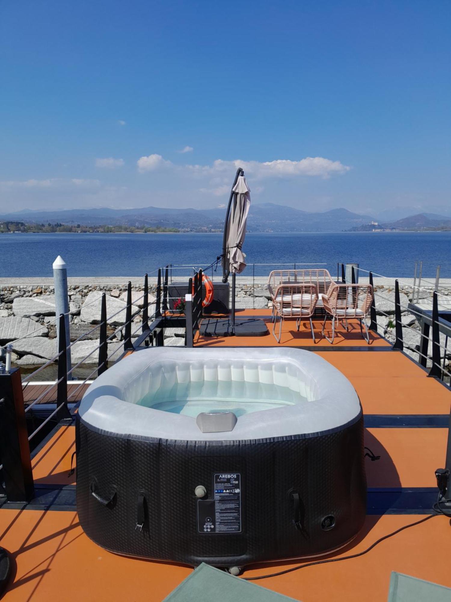 Floating Experience Black Pearl, Lago Maggiore Dormelletto Εξωτερικό φωτογραφία