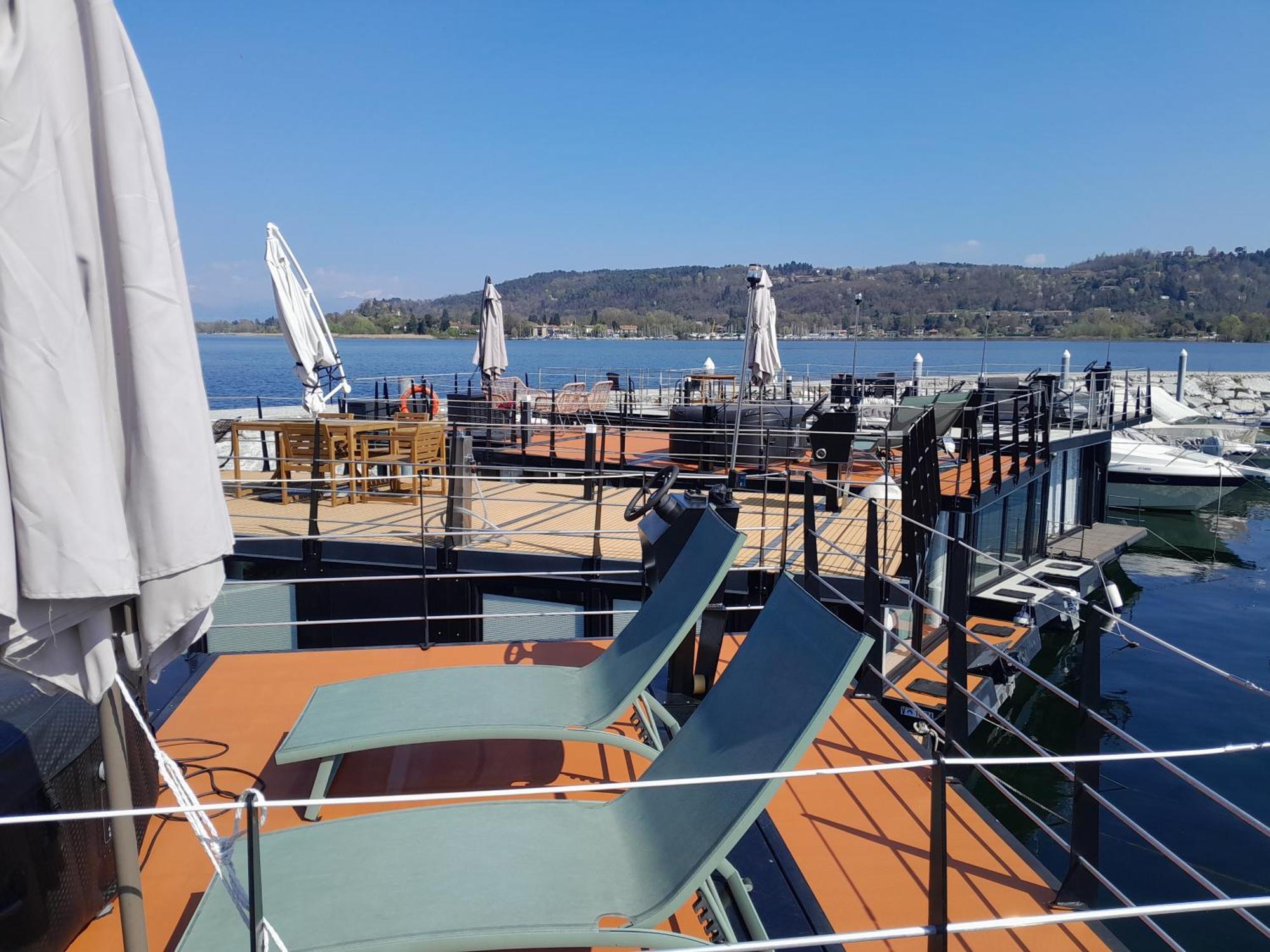 Floating Experience Black Pearl, Lago Maggiore Dormelletto Εξωτερικό φωτογραφία