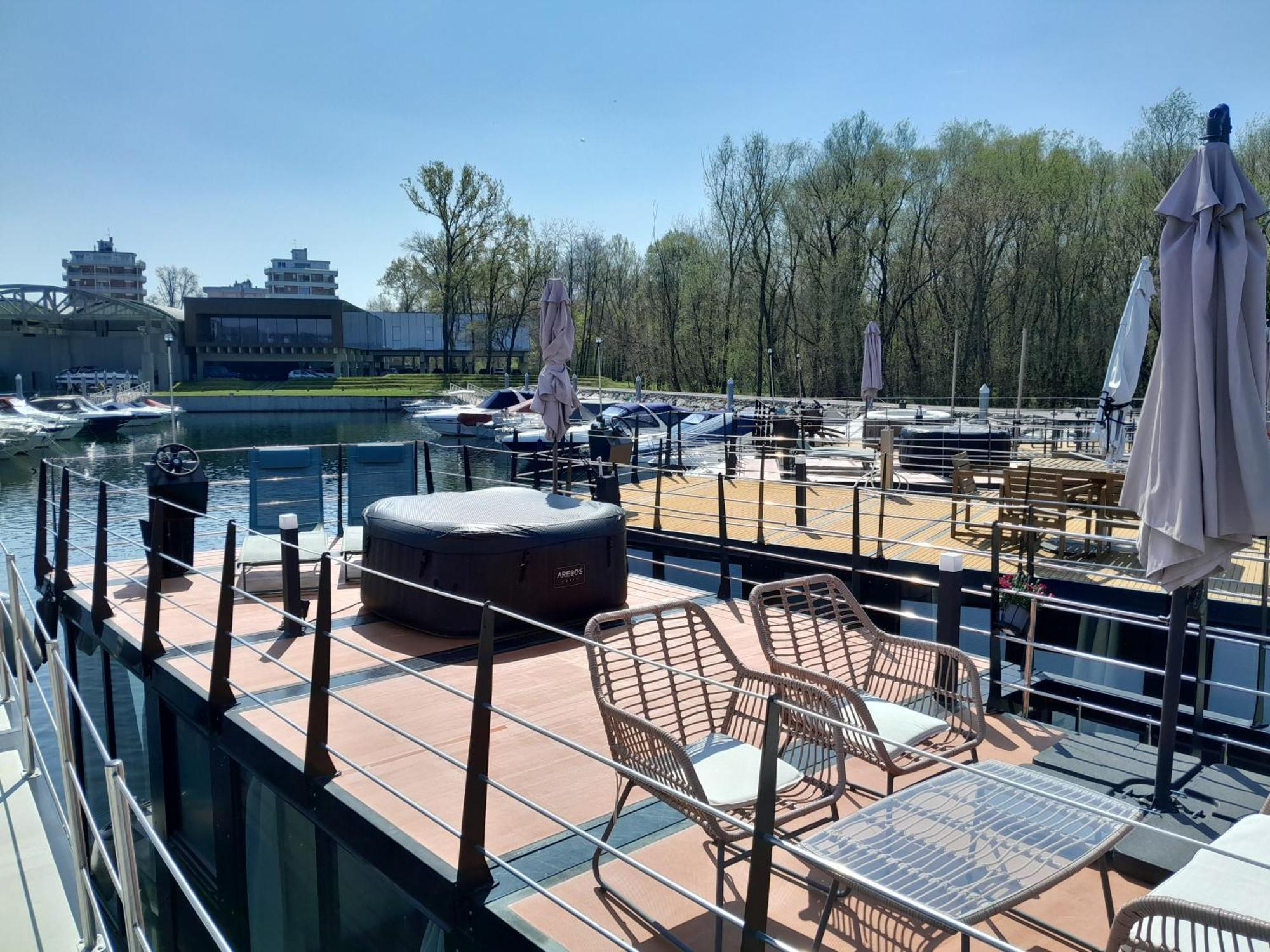 Floating Experience Black Pearl, Lago Maggiore Dormelletto Εξωτερικό φωτογραφία