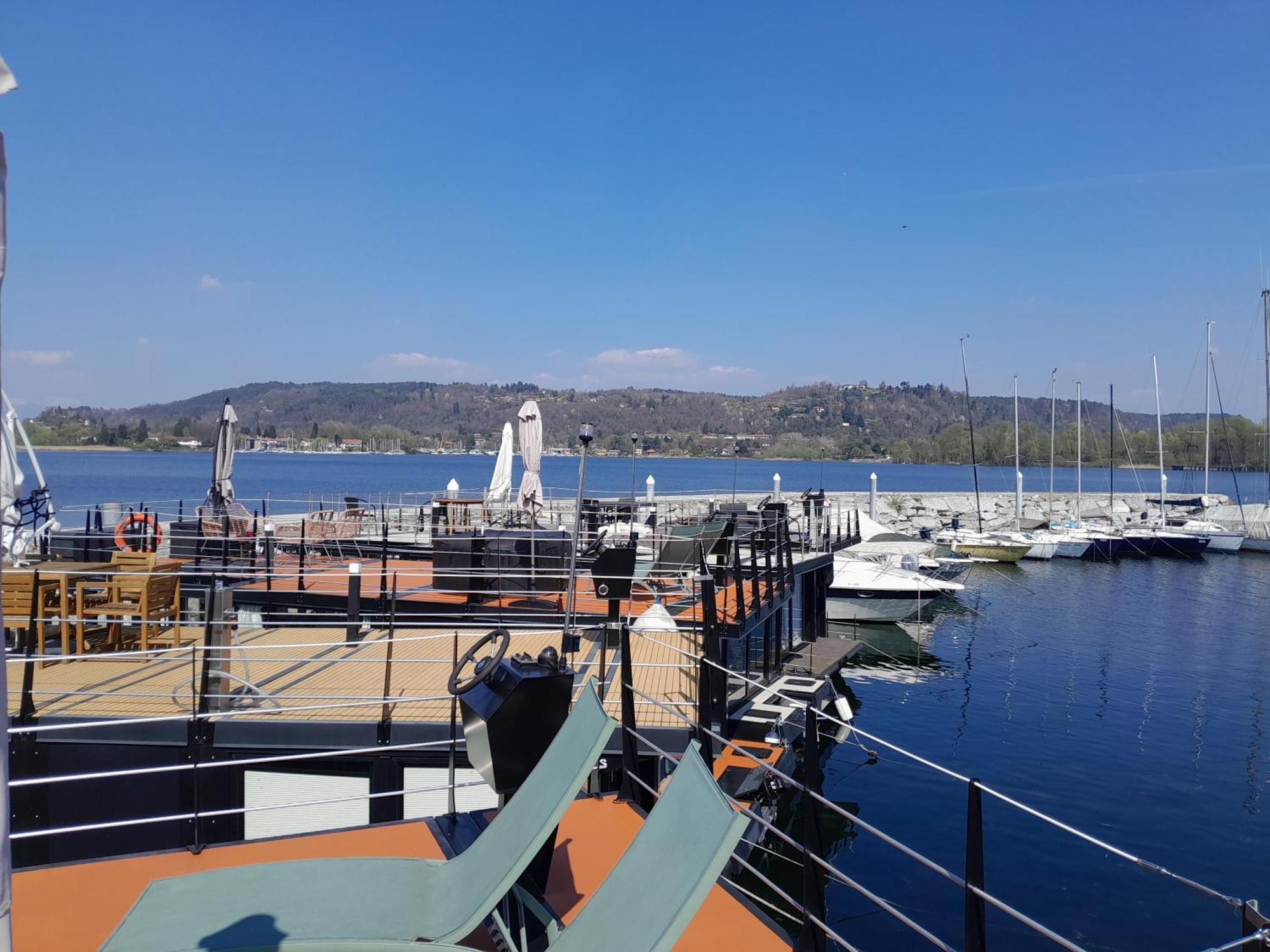 Floating Experience Black Pearl, Lago Maggiore Dormelletto Εξωτερικό φωτογραφία