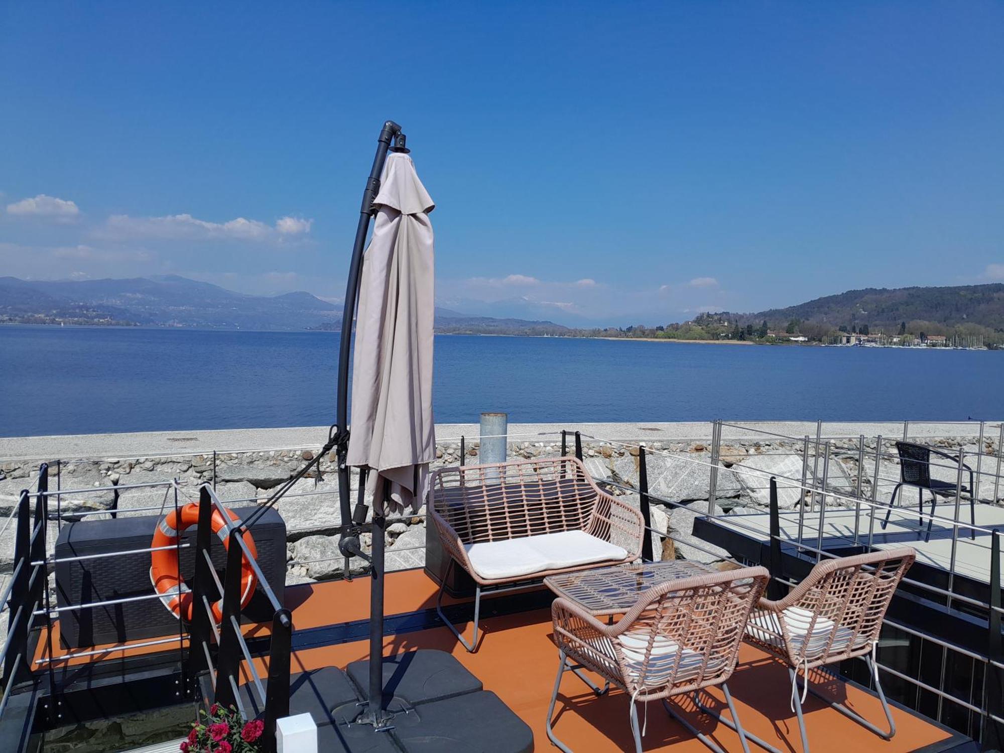 Floating Experience Black Pearl, Lago Maggiore Dormelletto Εξωτερικό φωτογραφία