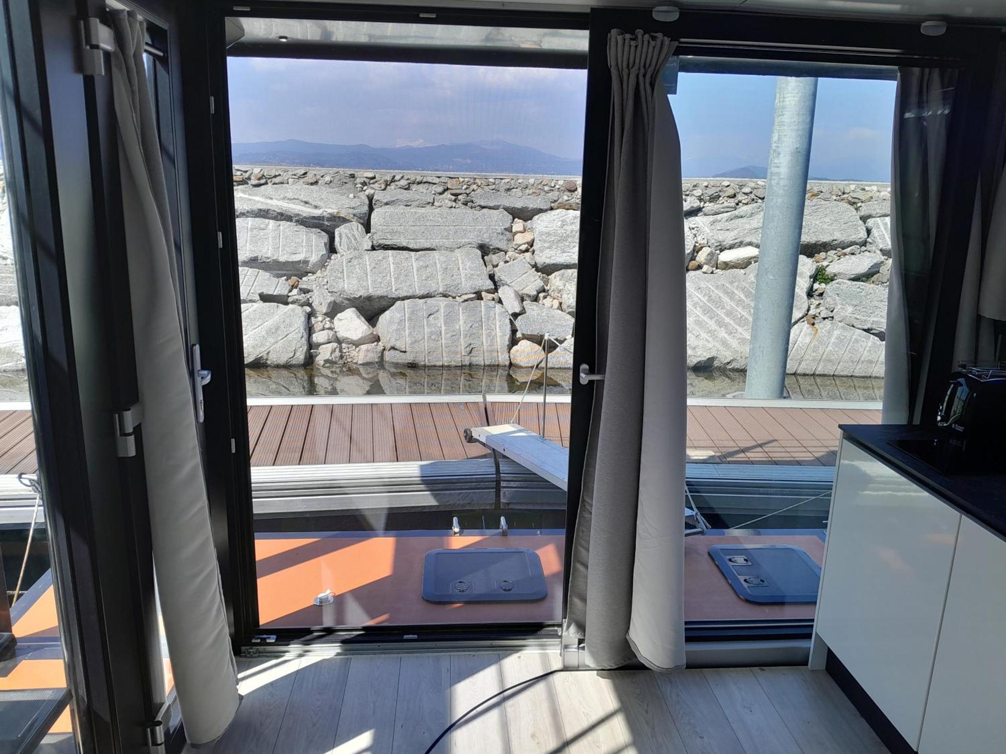 Floating Experience Black Pearl, Lago Maggiore Dormelletto Εξωτερικό φωτογραφία