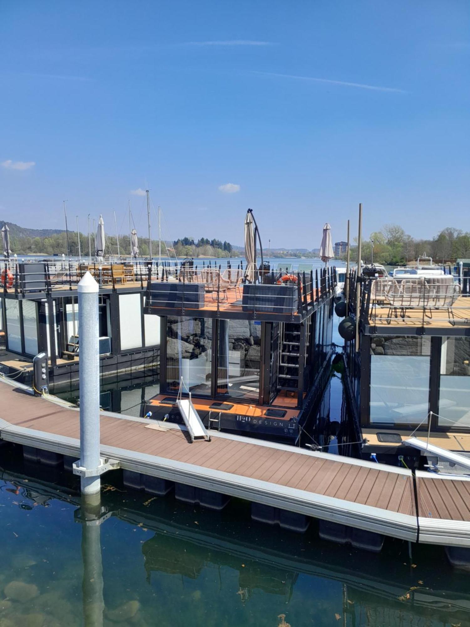 Floating Experience Black Pearl, Lago Maggiore Dormelletto Εξωτερικό φωτογραφία