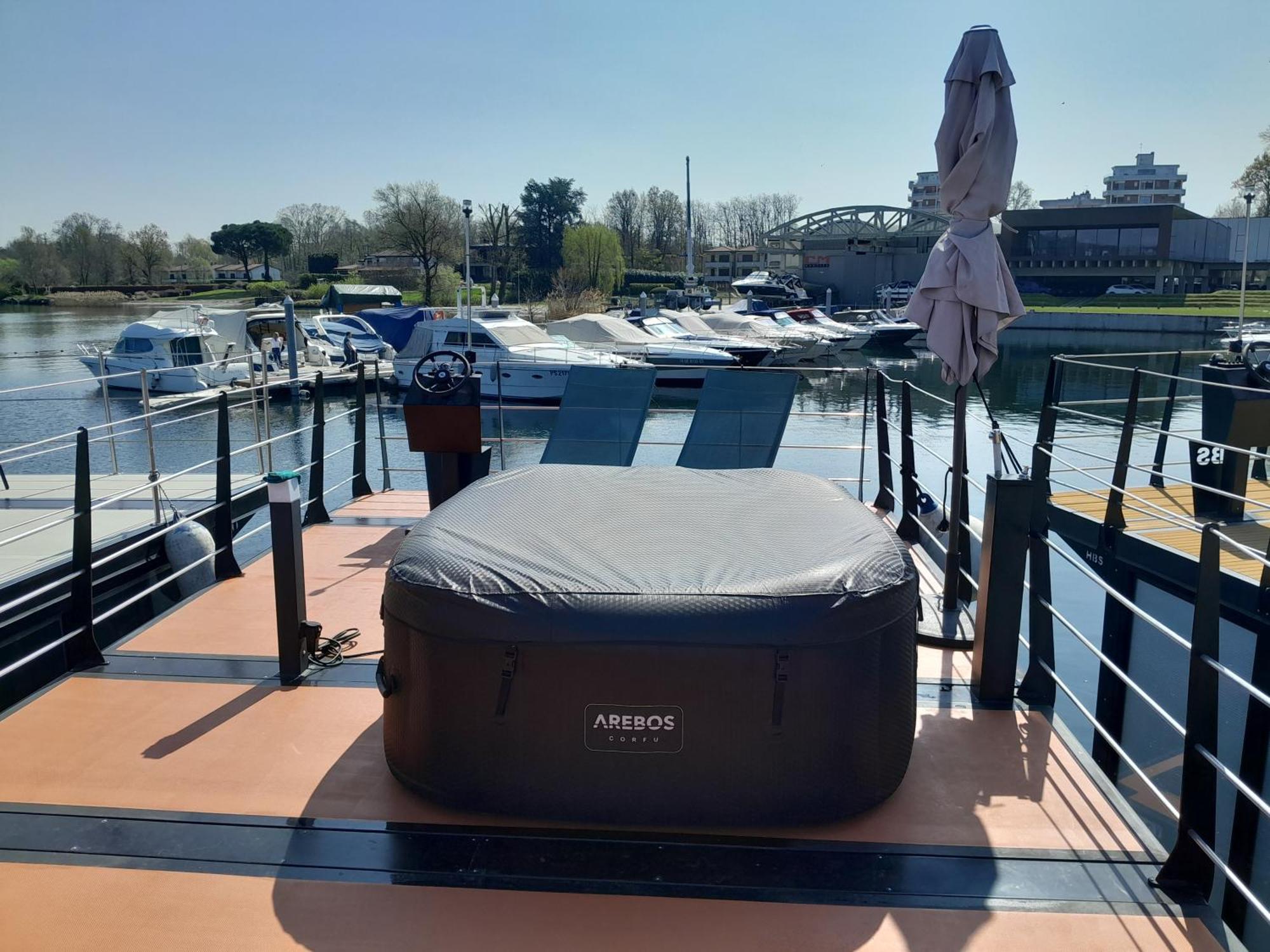 Floating Experience Black Pearl, Lago Maggiore Dormelletto Εξωτερικό φωτογραφία