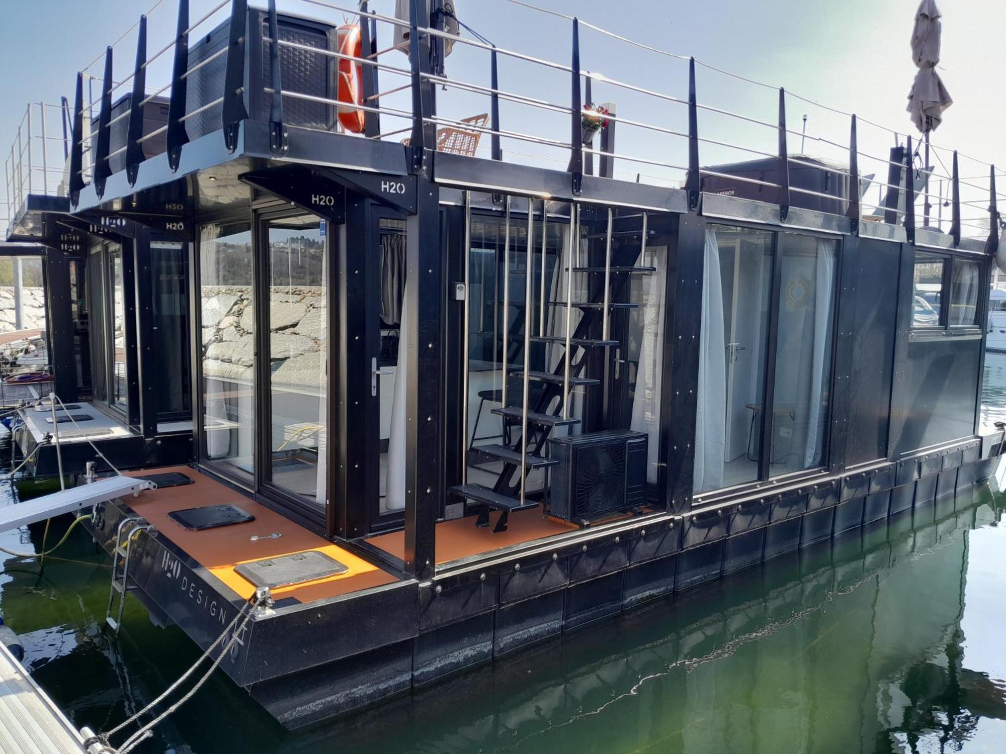Floating Experience Black Pearl, Lago Maggiore Dormelletto Εξωτερικό φωτογραφία